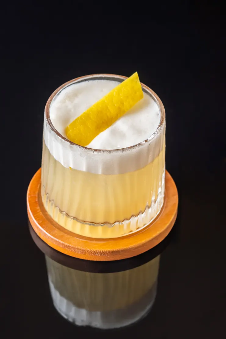 Whisky Sour servido pela Uai Drinks