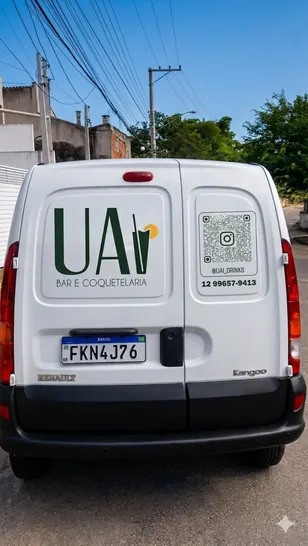 Van da frota própria da UAI Bar e Coquetelaria