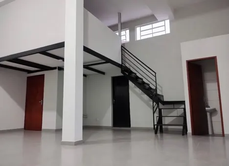Centro logístico da Uai com mezanino